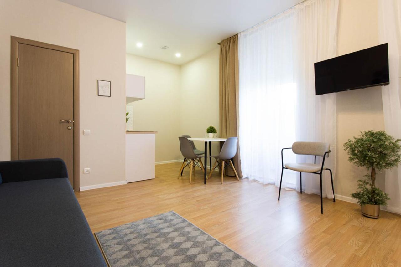 Apartment In The City Center - Gimnasiyna Naberezhna 24A-1 Kharkiv Exterior photo