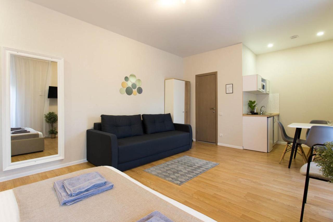 Apartment In The City Center - Gimnasiyna Naberezhna 24A-1 Kharkiv Exterior photo